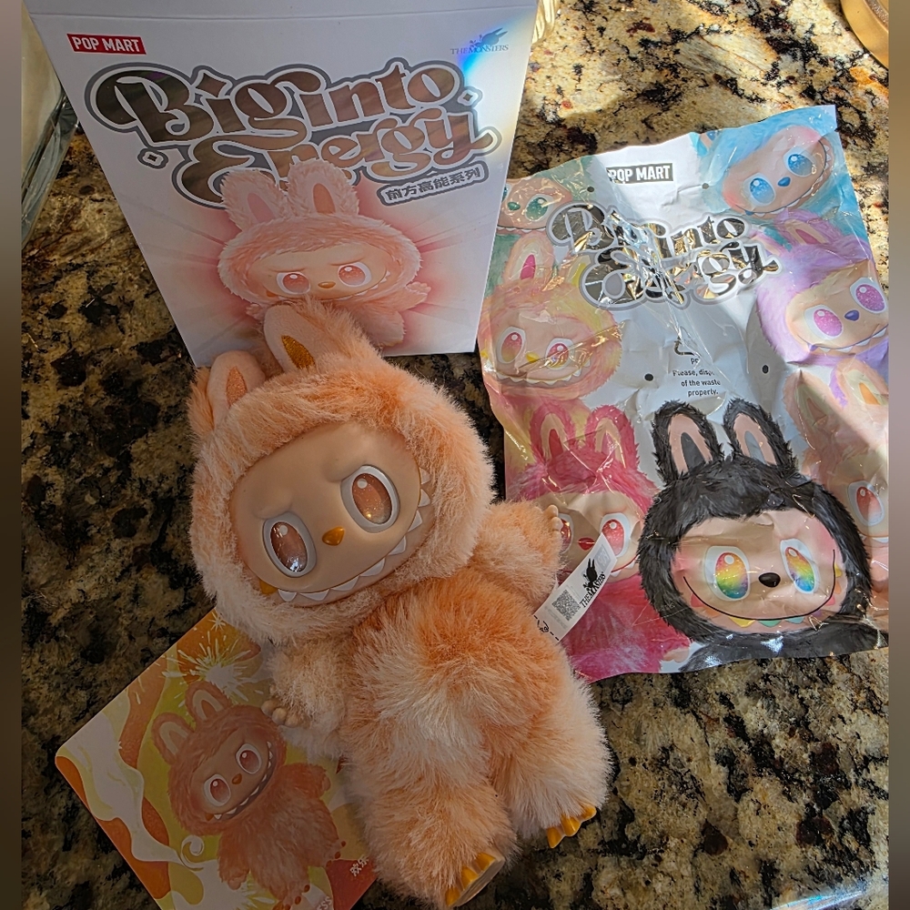 Labubu Big Into Energy Happiness Doll - Picture 1 of 3